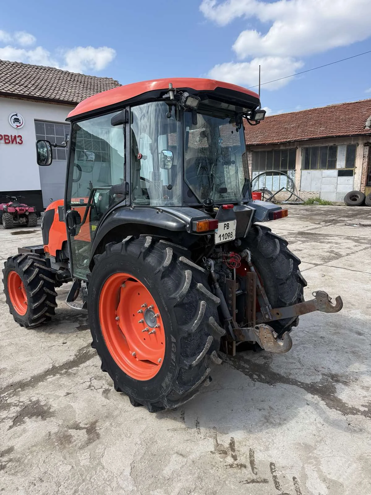 Трактор Kubota M8540 Narrow - изображение 3