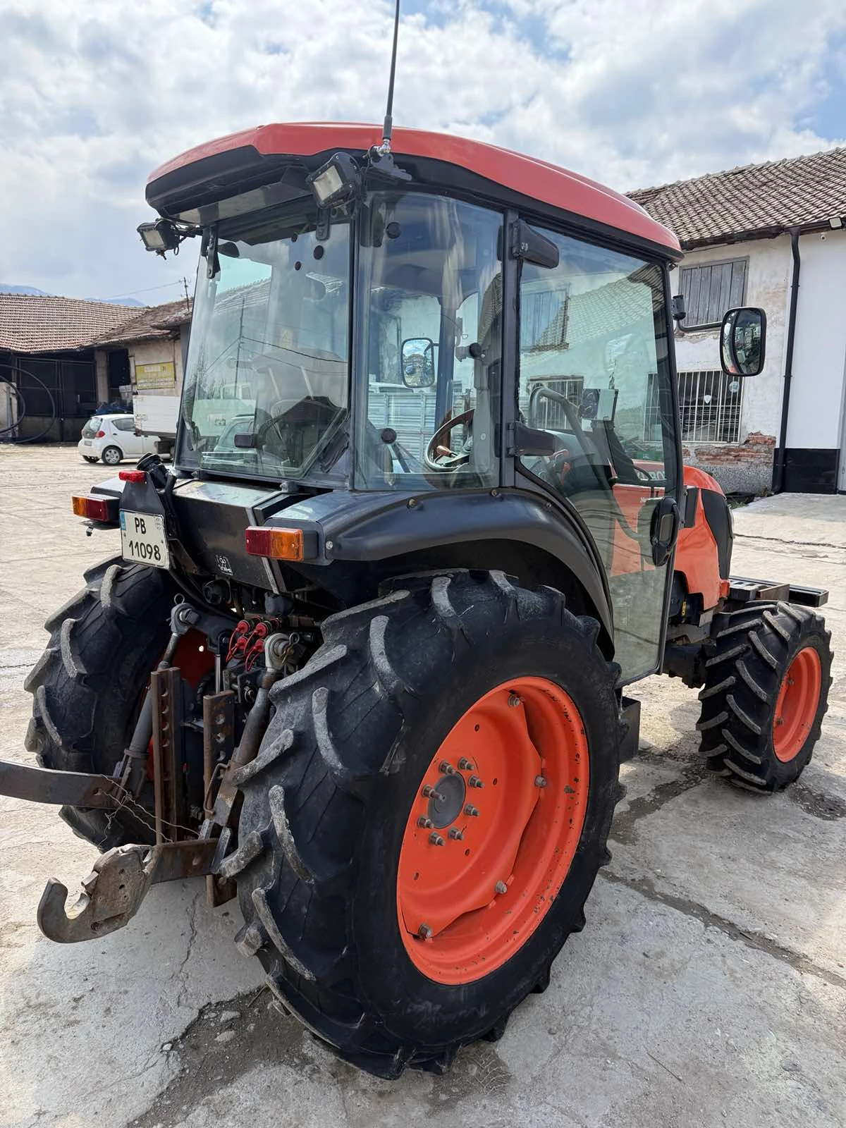Трактор Kubota M8540 Narrow - изображение 6