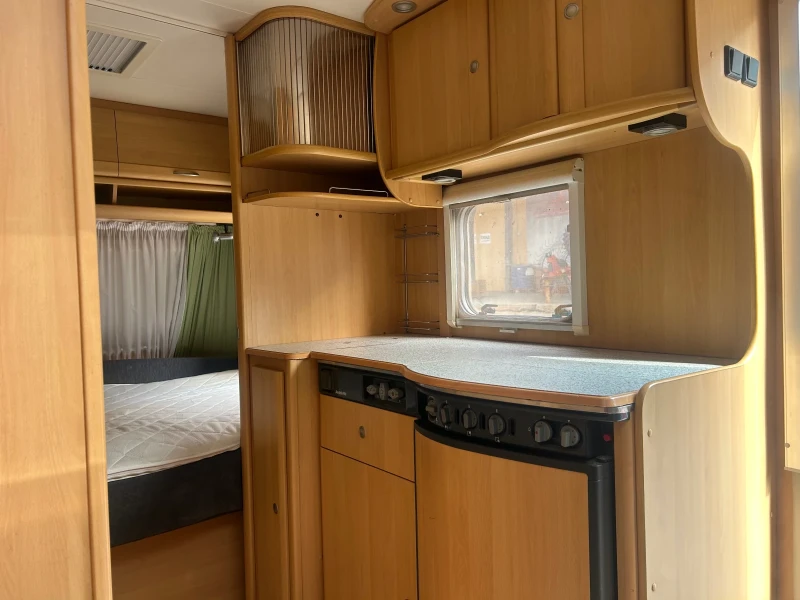 Каравана Dethleffs, снимка 9 - Каравани и кемпери - 51183606