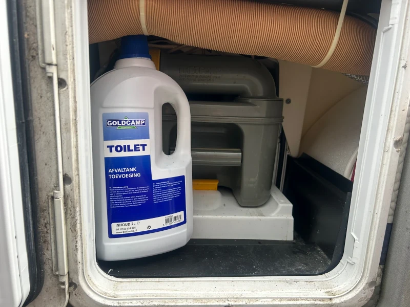 Каравана Dethleffs, снимка 4 - Каравани и кемпери - 51183606