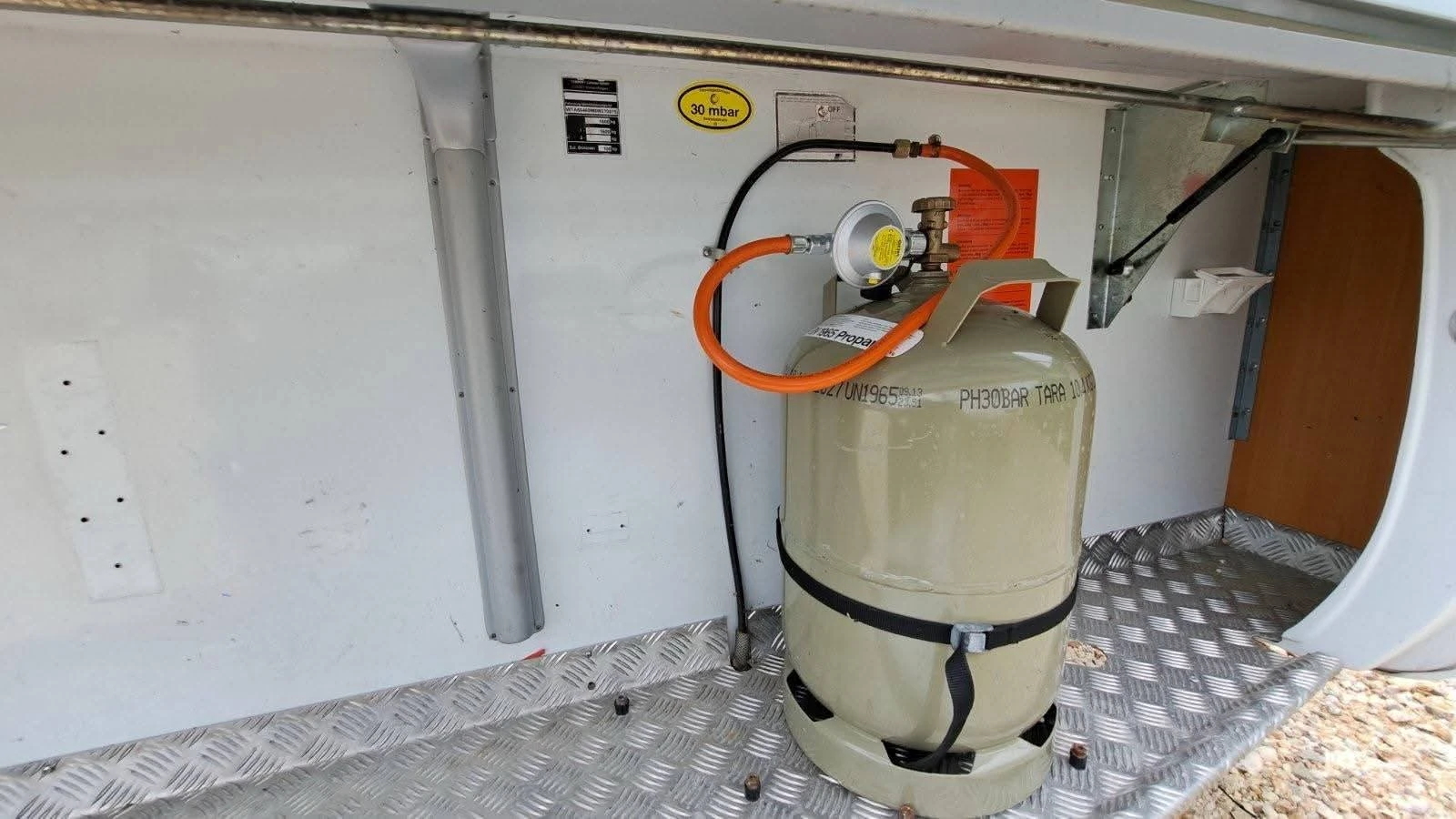 Каравана Tabbert Регистрирана, снимка 6 - Каравани и кемпери - 53916715