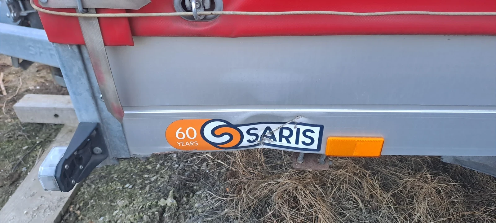 За автомобил Sirius Saris, снимка 2 - Ремаркета - 53541573