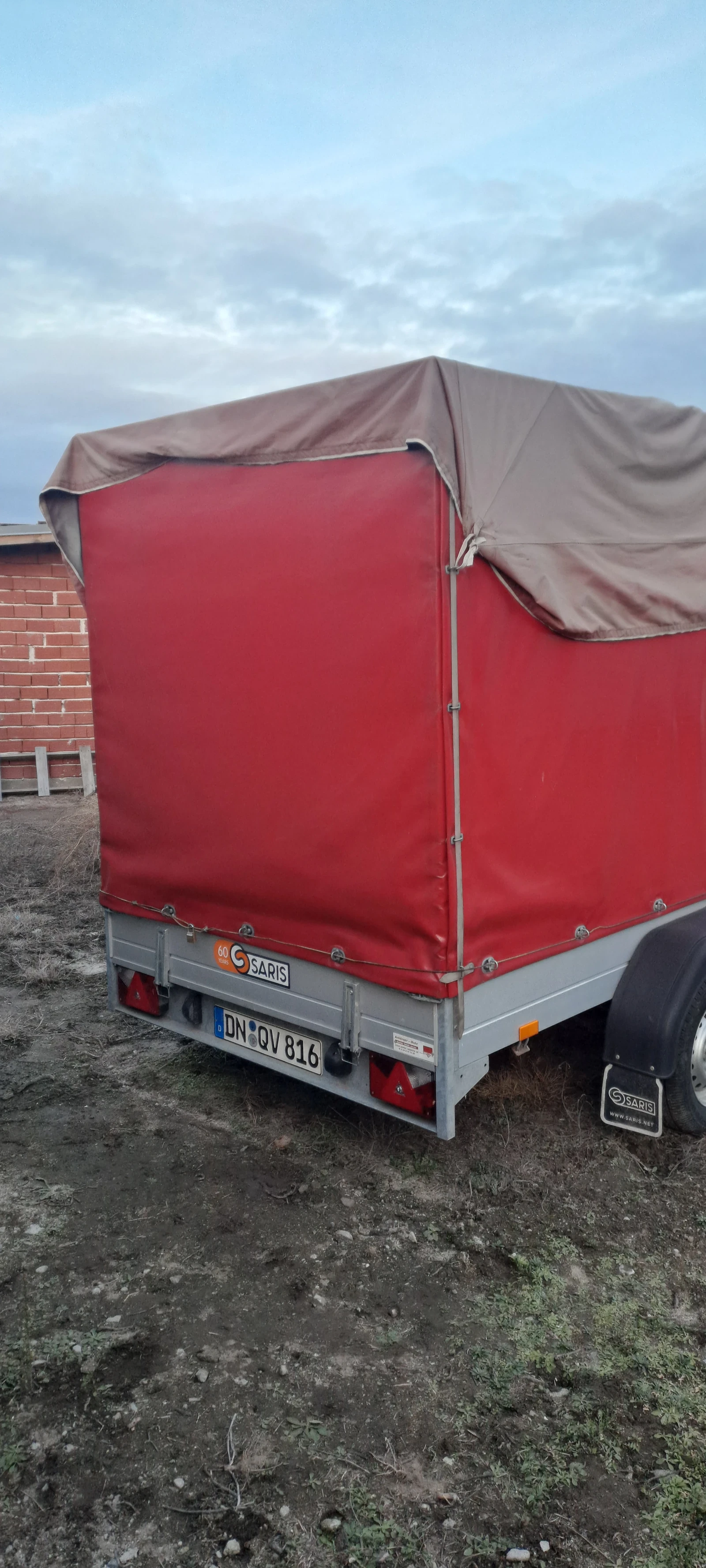 За автомобил Sirius Saris, снимка 3 - Ремаркета - 53541573