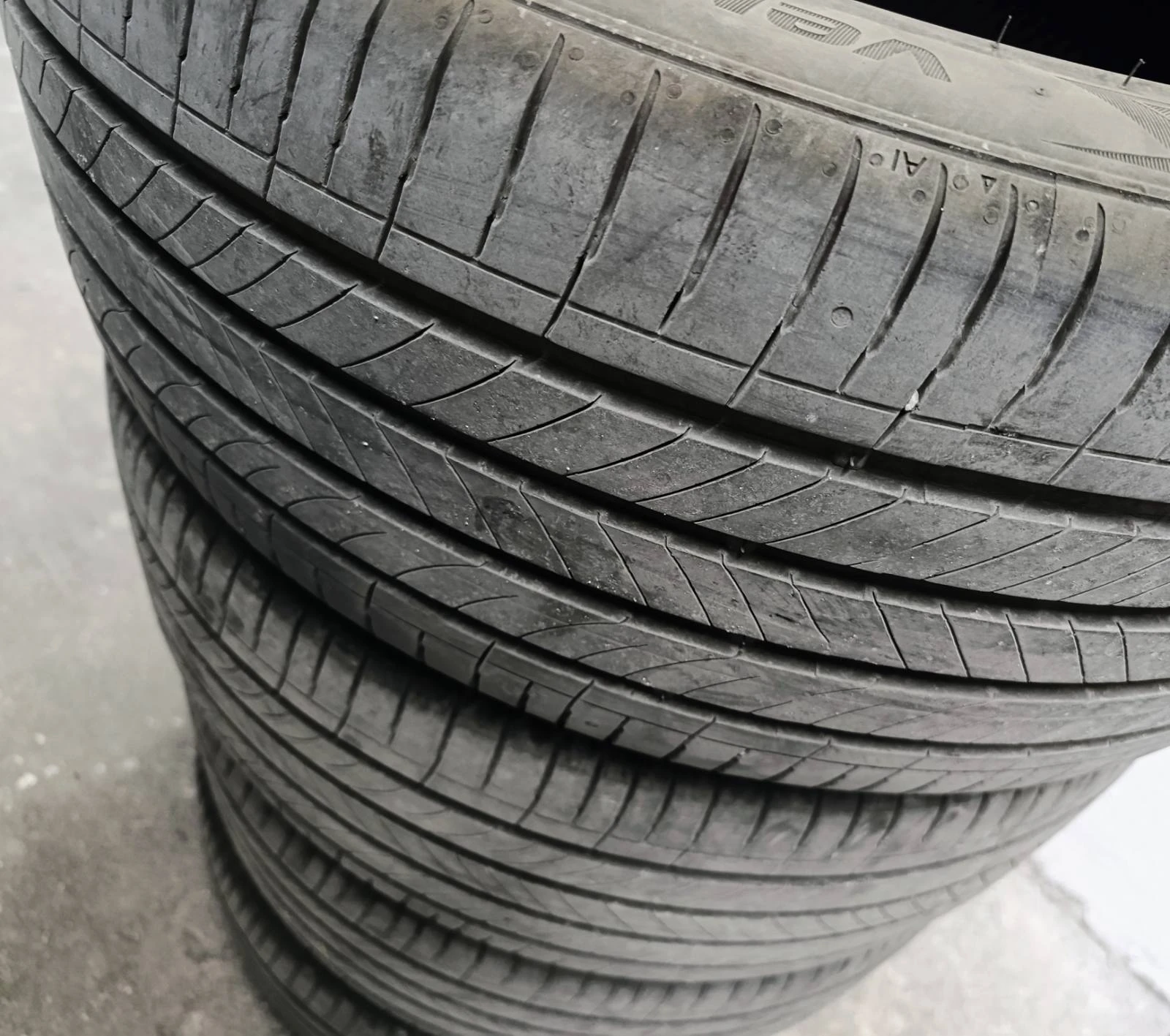 Гуми Летни 235/45R18, снимка 4 - Гуми и джанти - 56321580