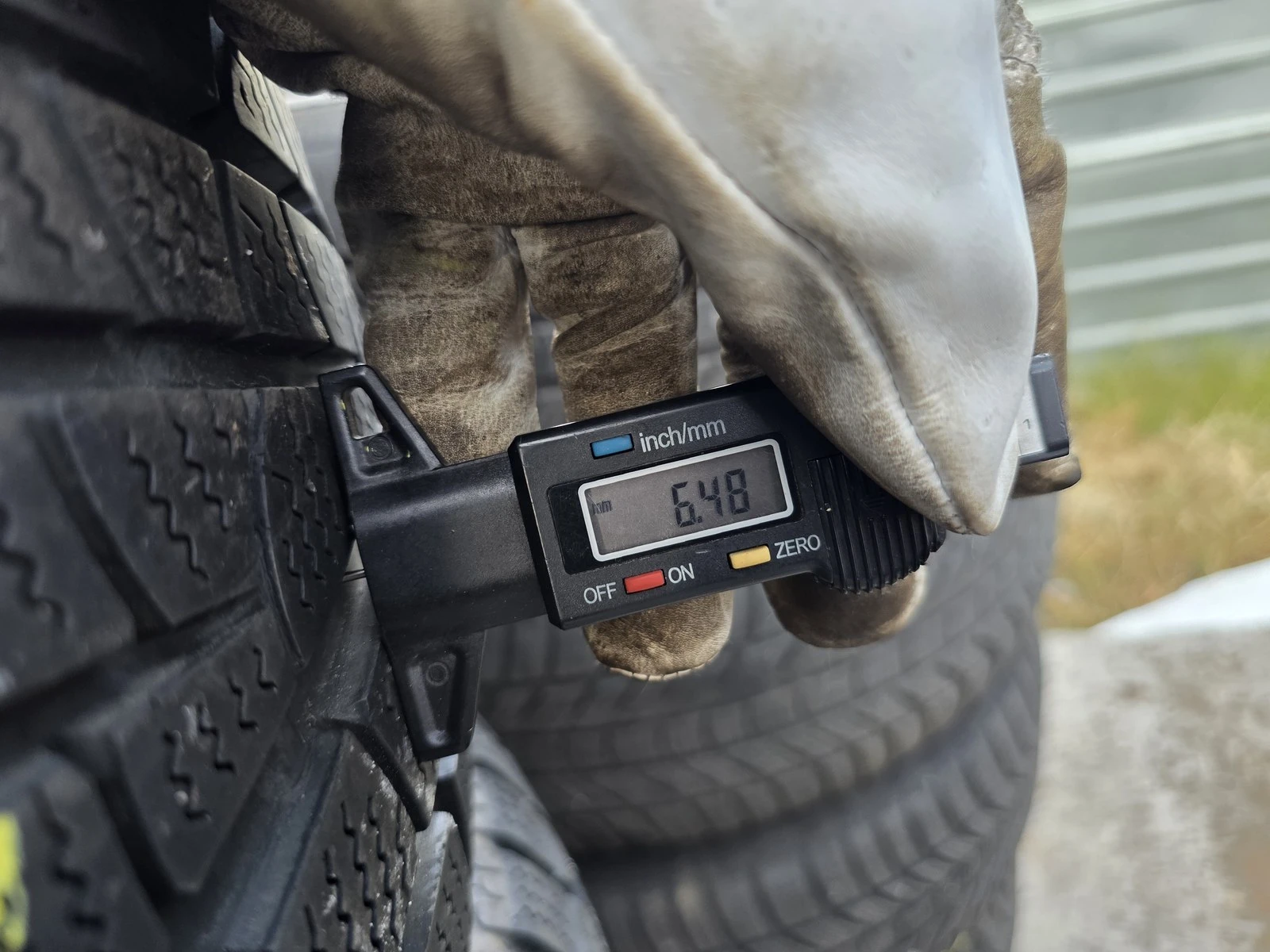 Гуми Зимни 245/40R19, снимка 7 - Гуми и джанти - 56725984