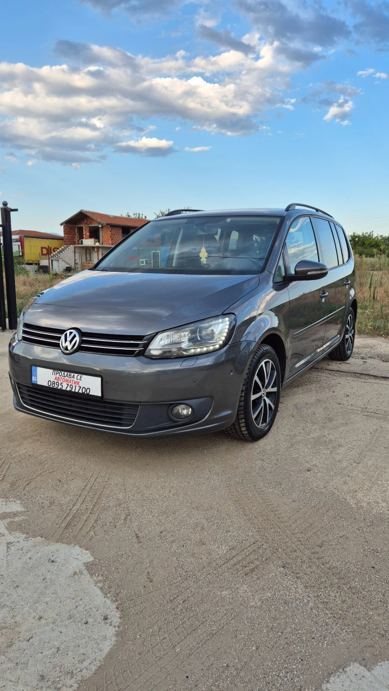 VW Touran 1.6, снимка 2 - Автомобили и джипове - 47357356