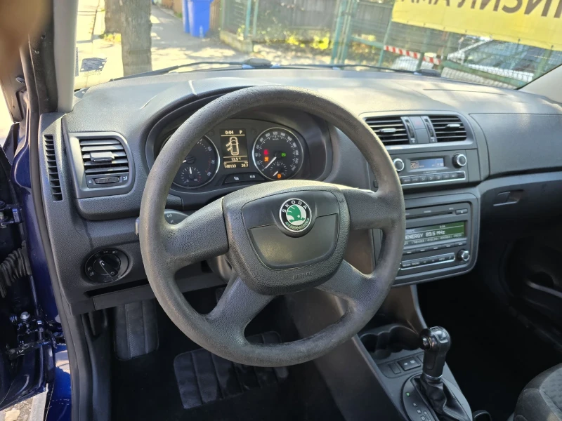 Skoda Fabia 1.2 automat, снимка 9 - Автомобили и джипове - 47182780