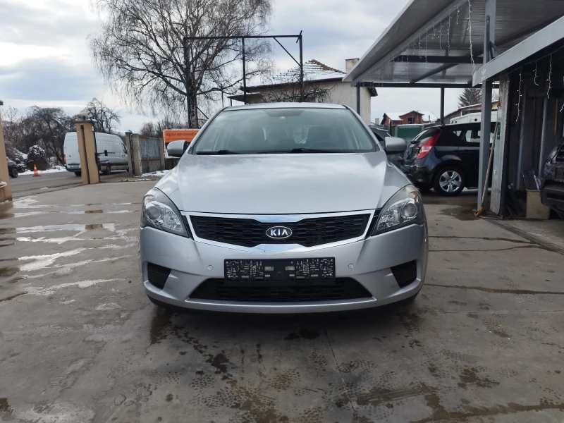 Kia Ceed 1.6crdi, снимка 14 - Автомобили и джипове - 48445289