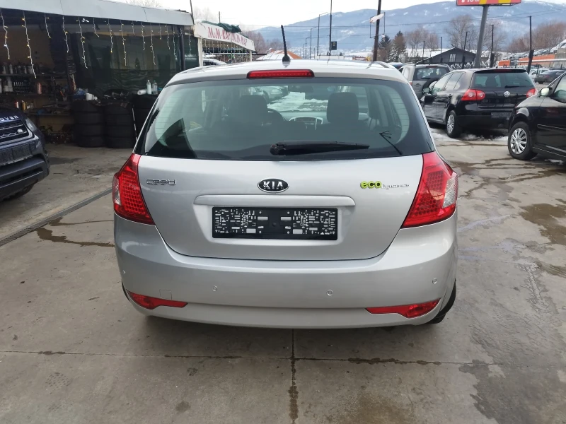 Kia Ceed 1.6crdi, снимка 5 - Автомобили и джипове - 48445289