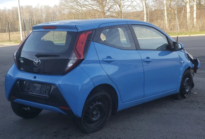 Toyota Aygo 1.0, снимка 5 - Автомобили и джипове - 48664554