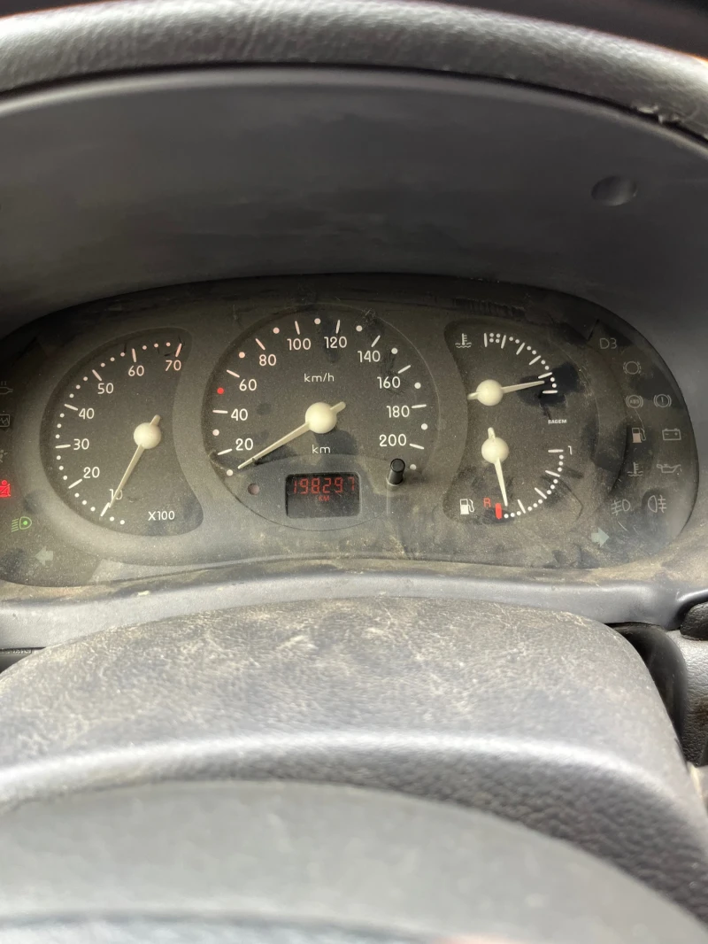 Renault Clio, снимка 9 - Автомобили и джипове - 51366067