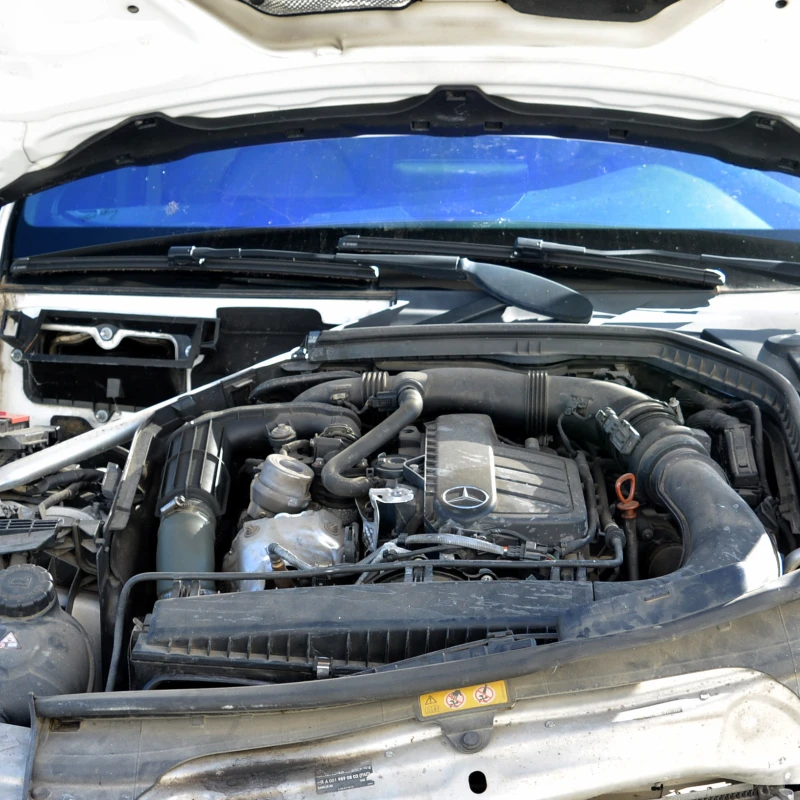 Mercedes-Benz C 180, снимка 8 - Автомобили и джипове - 52246954