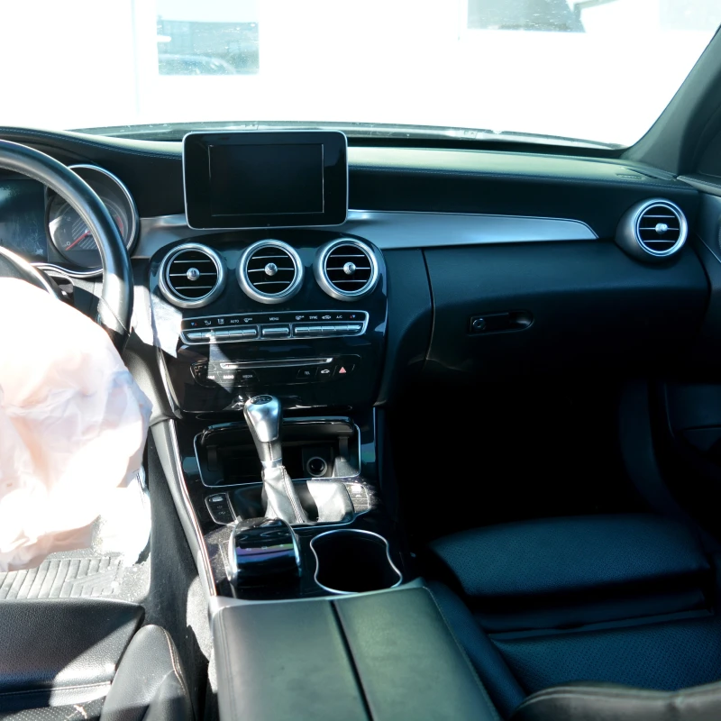 Mercedes-Benz C 180, снимка 5 - Автомобили и джипове - 52246954