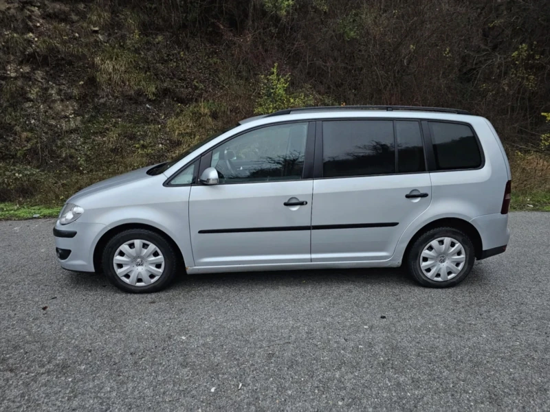 VW Touran Хечбек, снимка 4 - Автомобили и джипове - 52771625