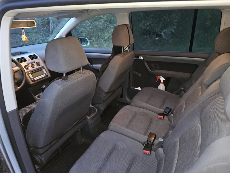 VW Touran Хечбек, снимка 12 - Автомобили и джипове - 52771625