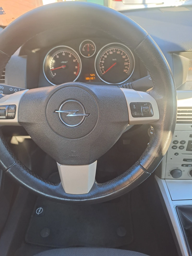 Opel Astra 1.6 бензин Евро 4, снимка 9 - Автомобили и джипове - 52867085