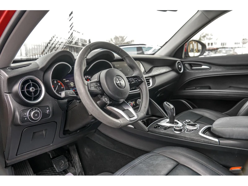 Alfa Romeo Giulia * SPRINT* AWD* CARFAX* , снимка 7 - Автомобили и джипове - 52882373