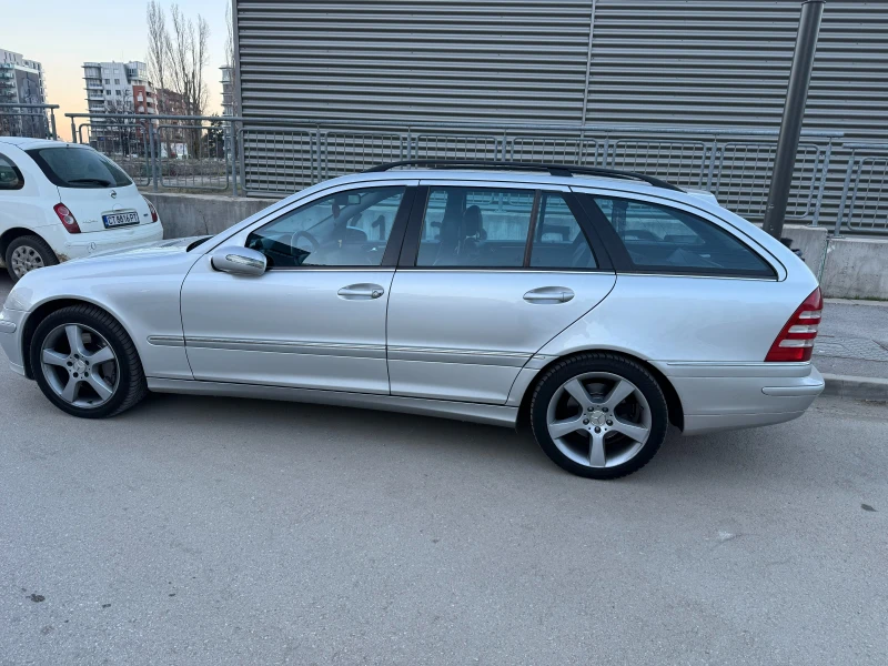 Mercedes-Benz C 320, снимка 7 - Автомобили и джипове - 53168737