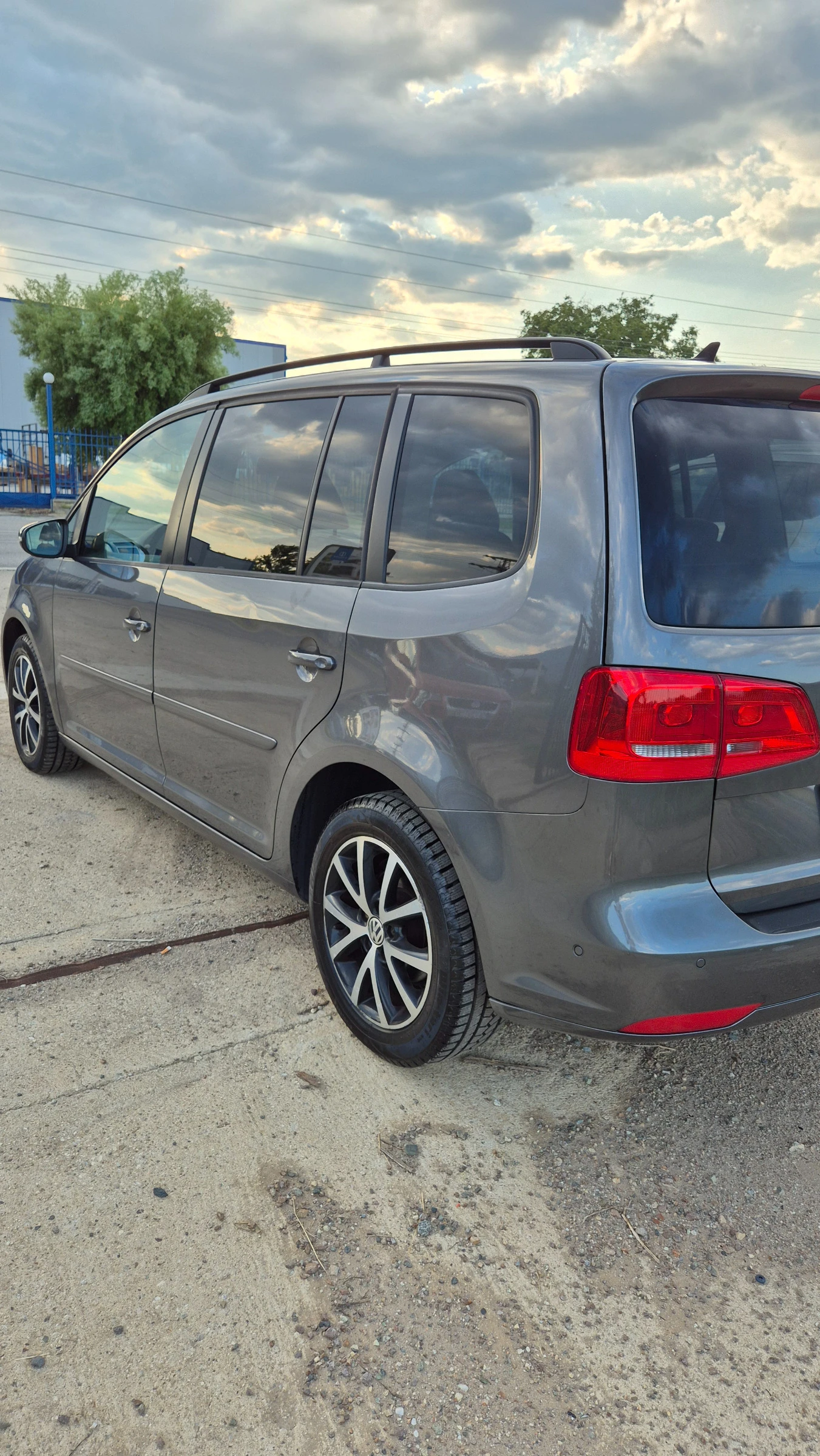 VW Touran 1.6 - изображение 7