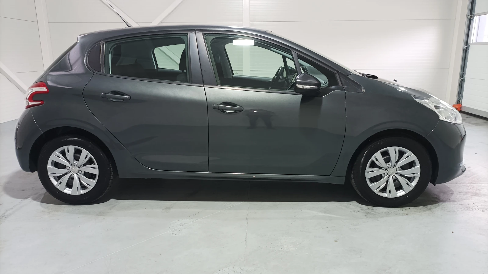 Peugeot 208 1.4 i gpl 111.000 km - изображение 4