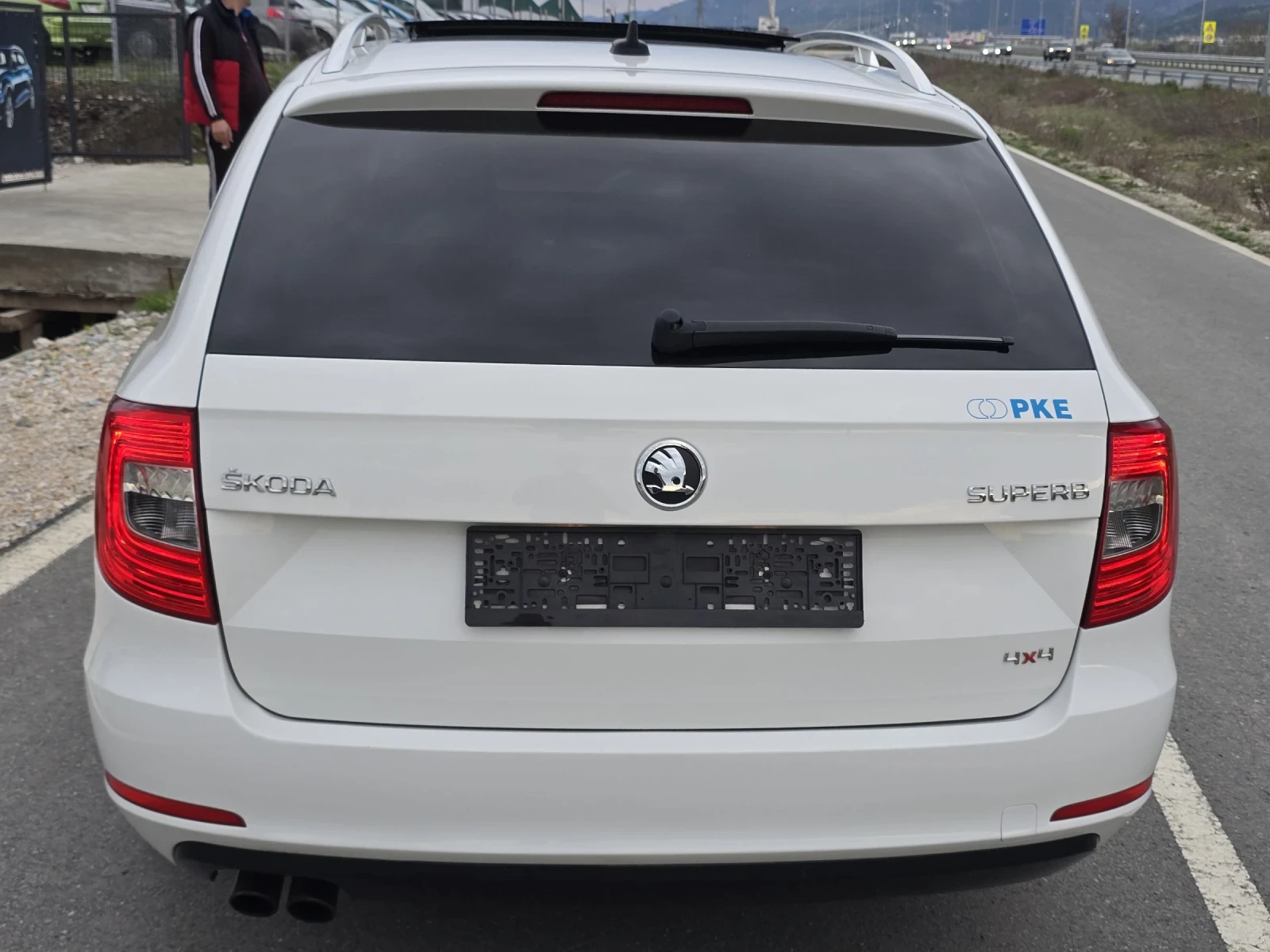 Skoda Superb 2.0TDi/4X4/NAVI/KOJA/PANORAMA/FULL - изображение 6
