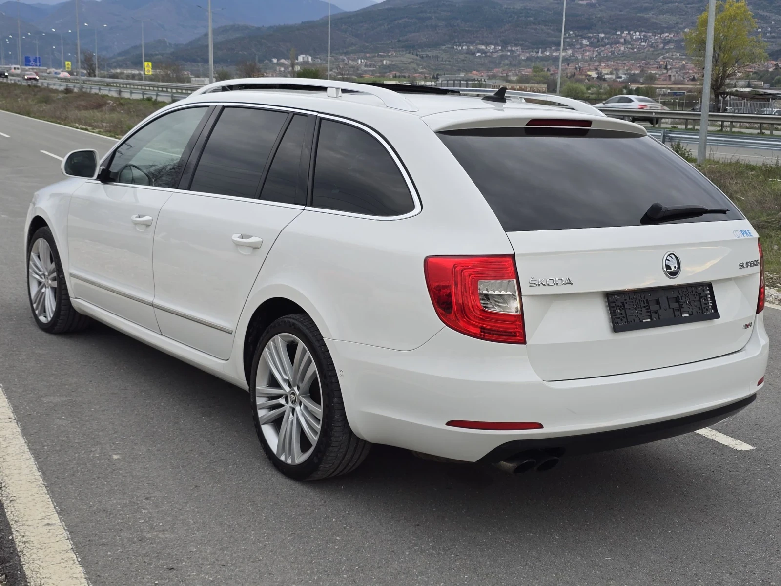 Skoda Superb 2.0TDi/4X4/NAVI/KOJA/PANORAMA/FULL - изображение 5