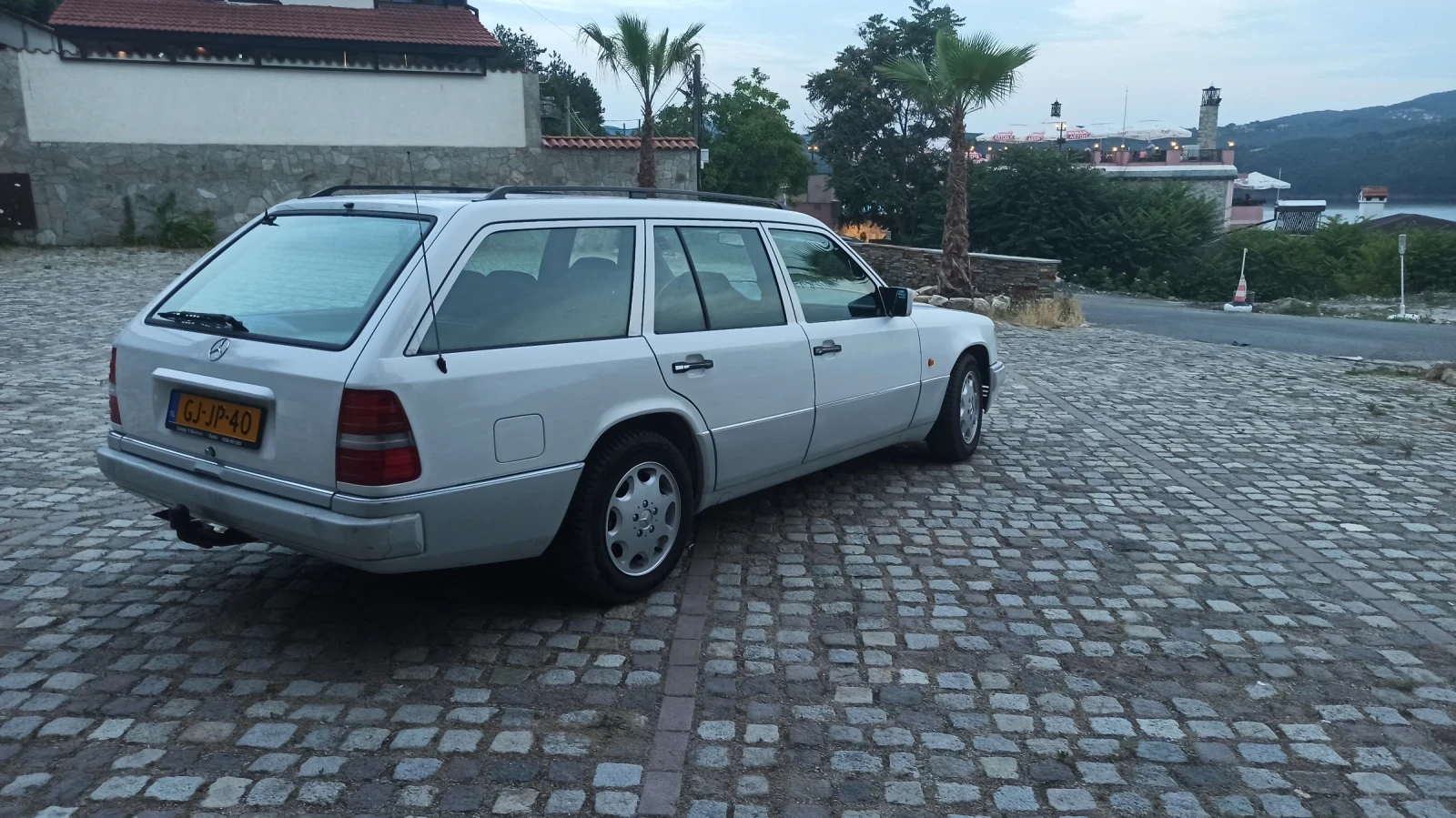 Mercedes-Benz E 320  - изображение 4