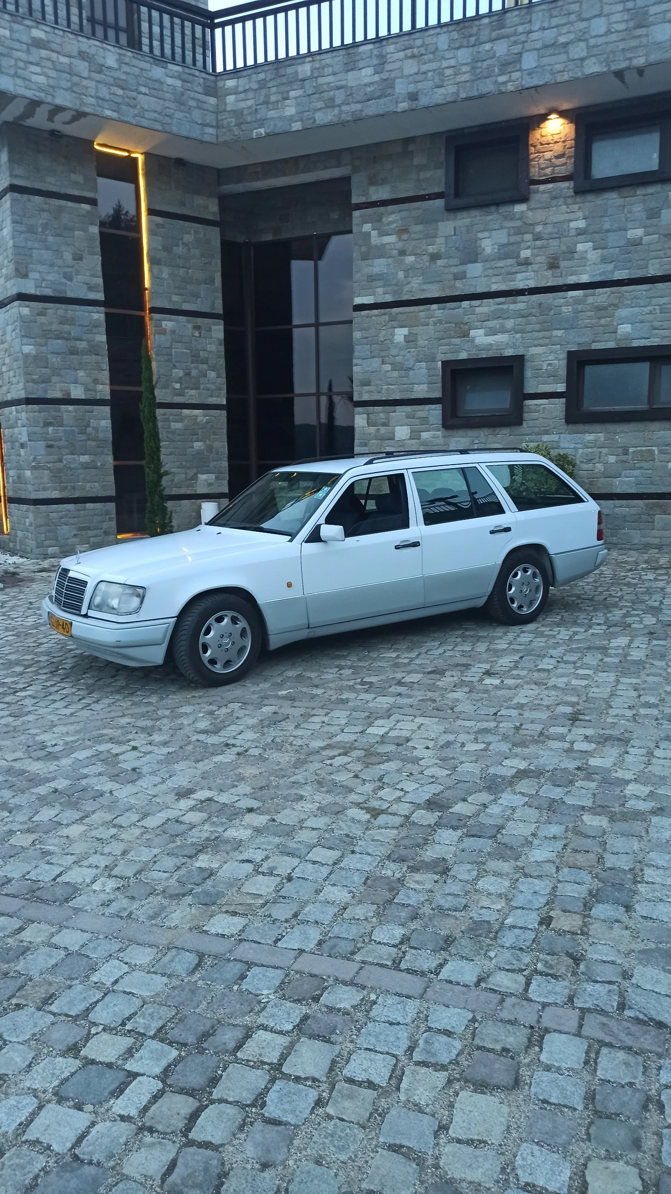 Mercedes-Benz E 320  - изображение 3