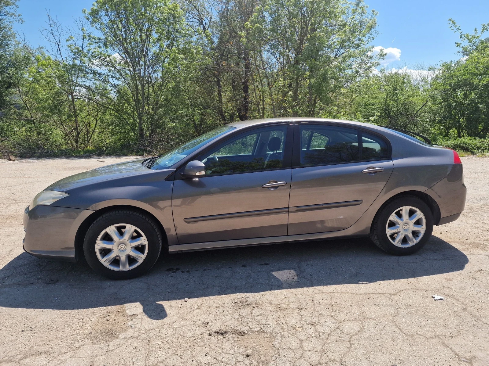 Renault Laguna 2.0 - изображение 3