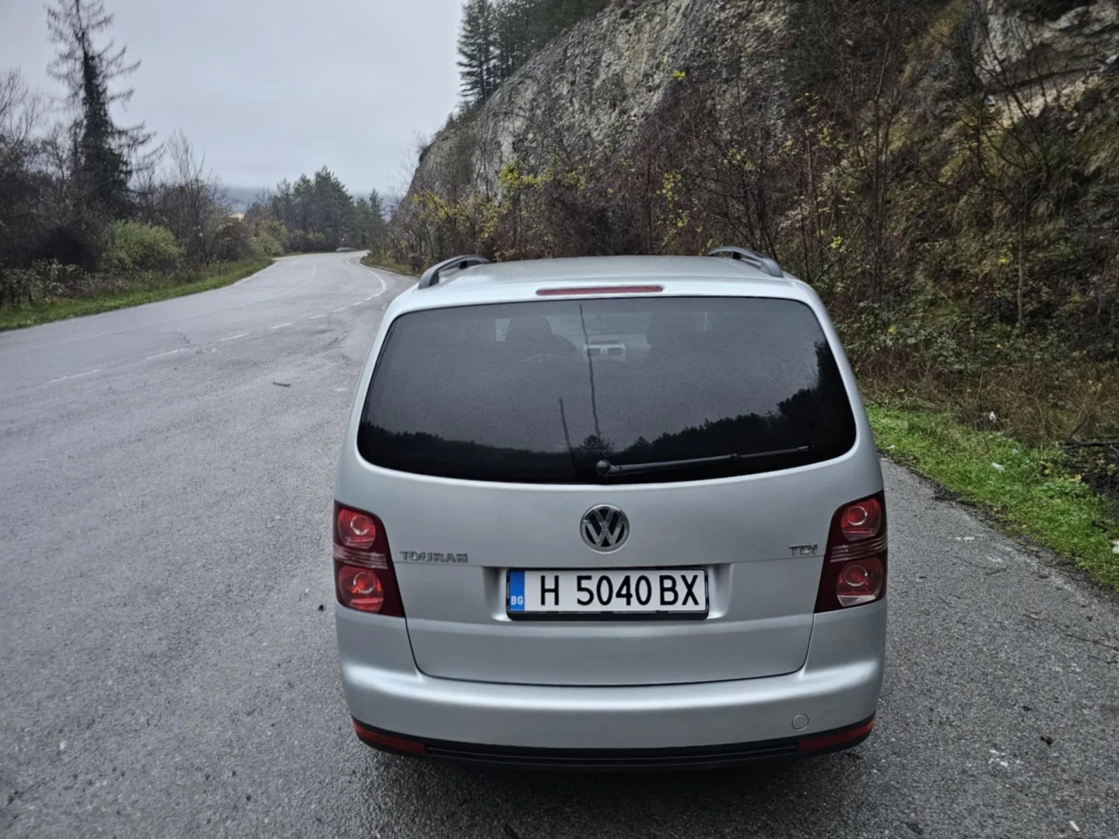 VW Touran Хечбек - изображение 8