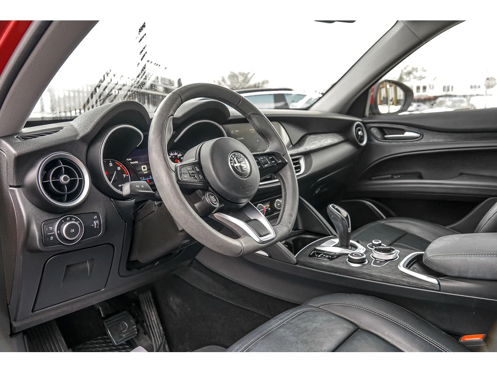 Alfa Romeo Giulia * SPRINT* AWD* CARFAX*  - изображение 7