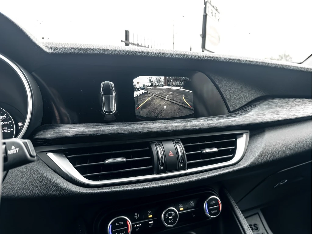 Alfa Romeo Giulia * SPRINT* AWD* CARFAX*  | Mobile.bg � ����������� 11