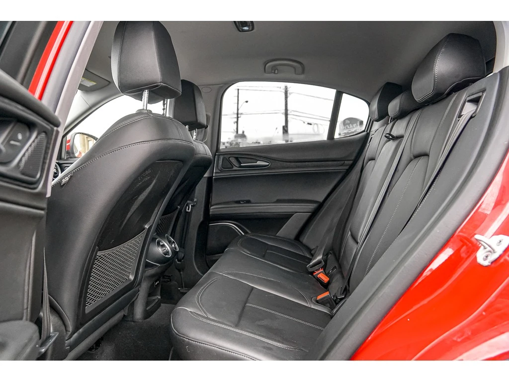 Alfa Romeo Giulia * SPRINT* AWD* CARFAX*  - изображение 9