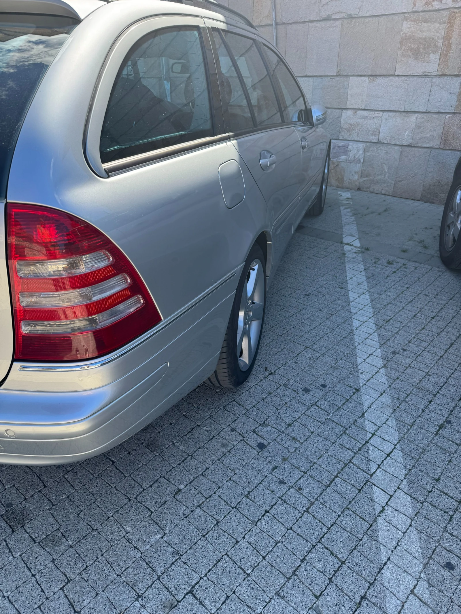 Mercedes-Benz C 320  - изображение 3