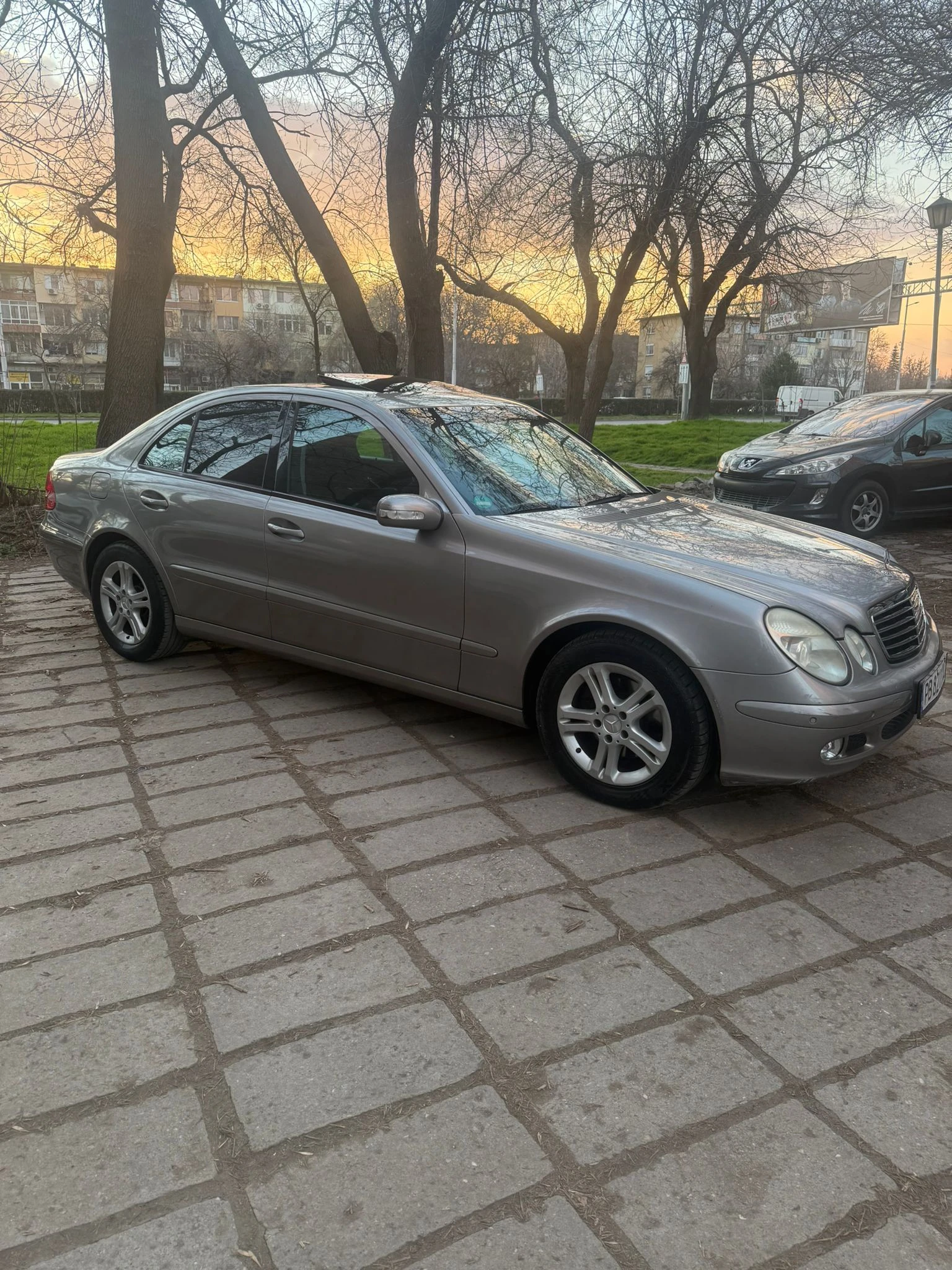 Mercedes-Benz E 220  - изображение 2