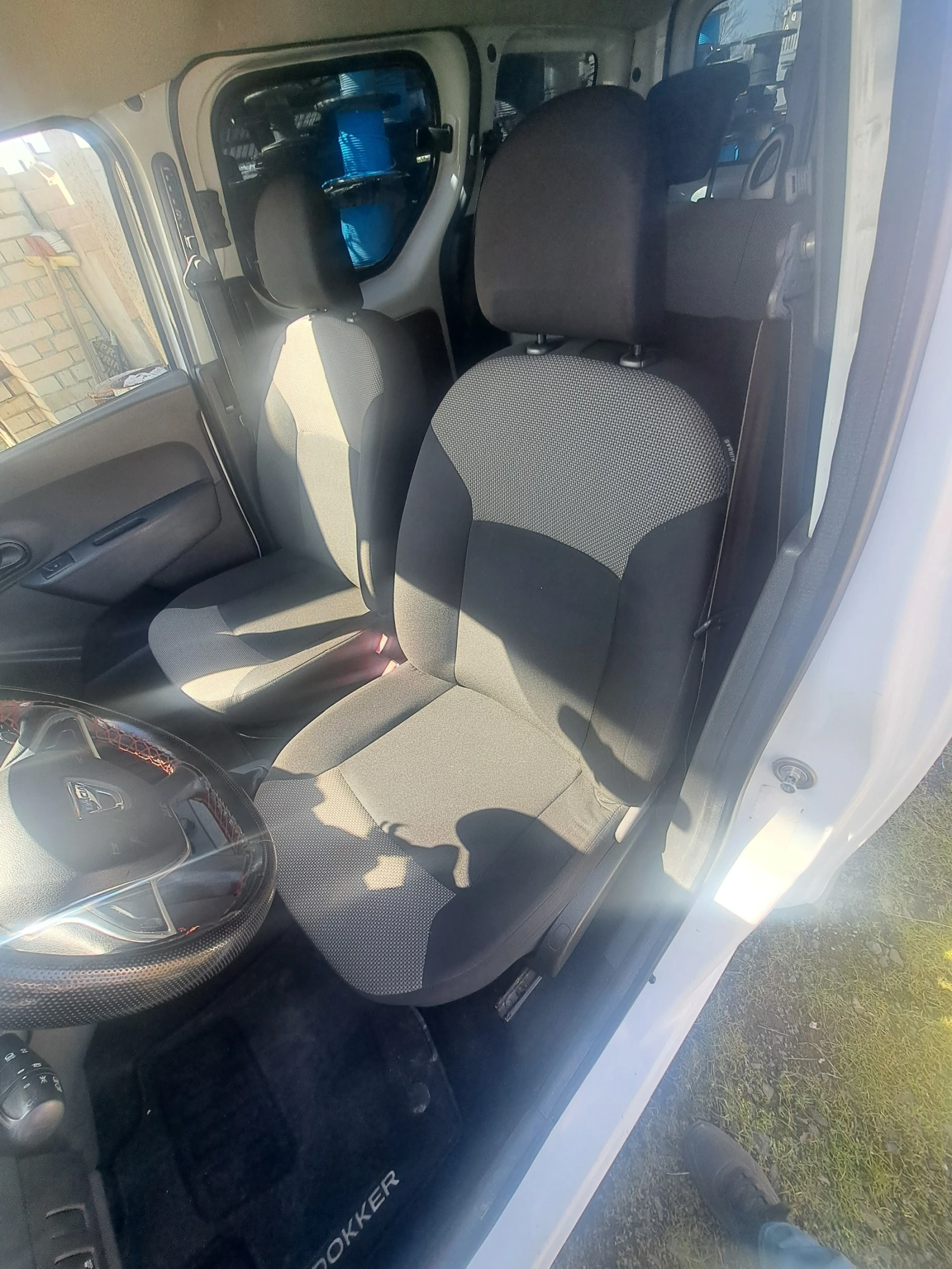 Dacia Dokker 1.5, снимка 3 - Автомобили и джипове - 53814065