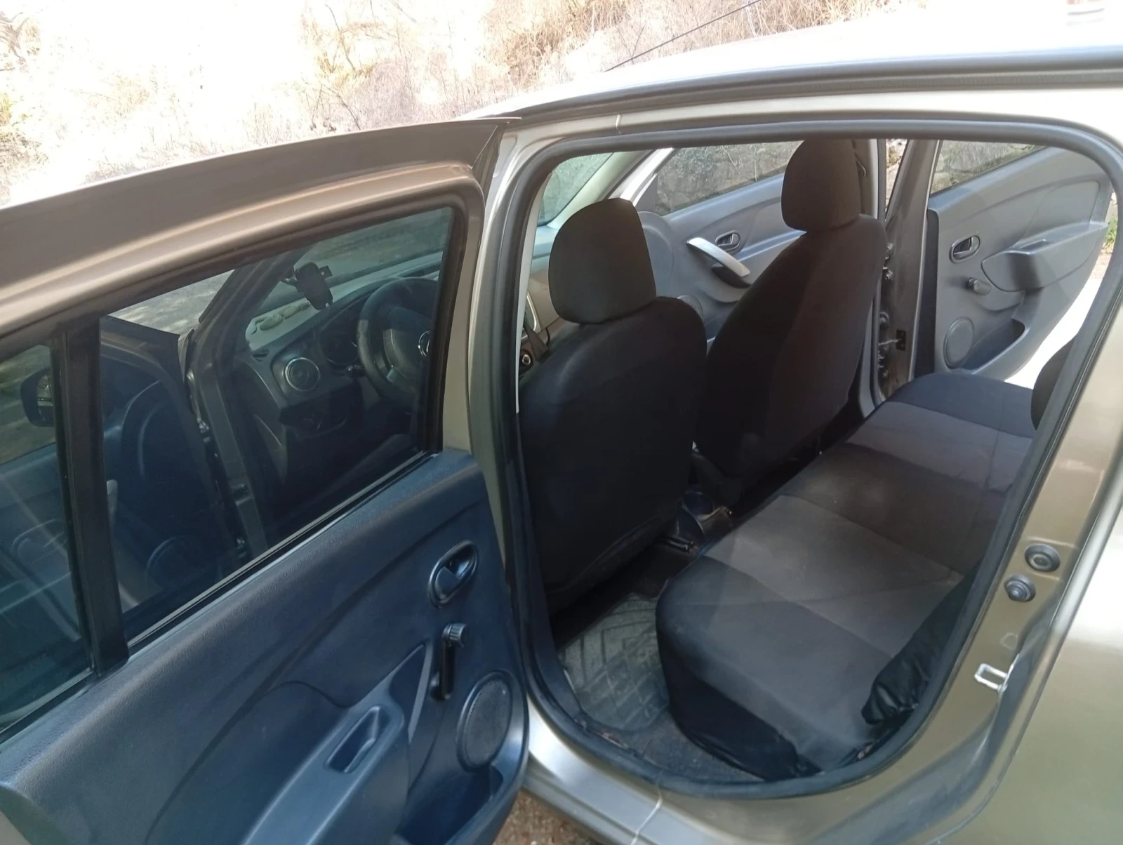 Dacia Sandero, снимка 7 - Автомобили и джипове - 54135490