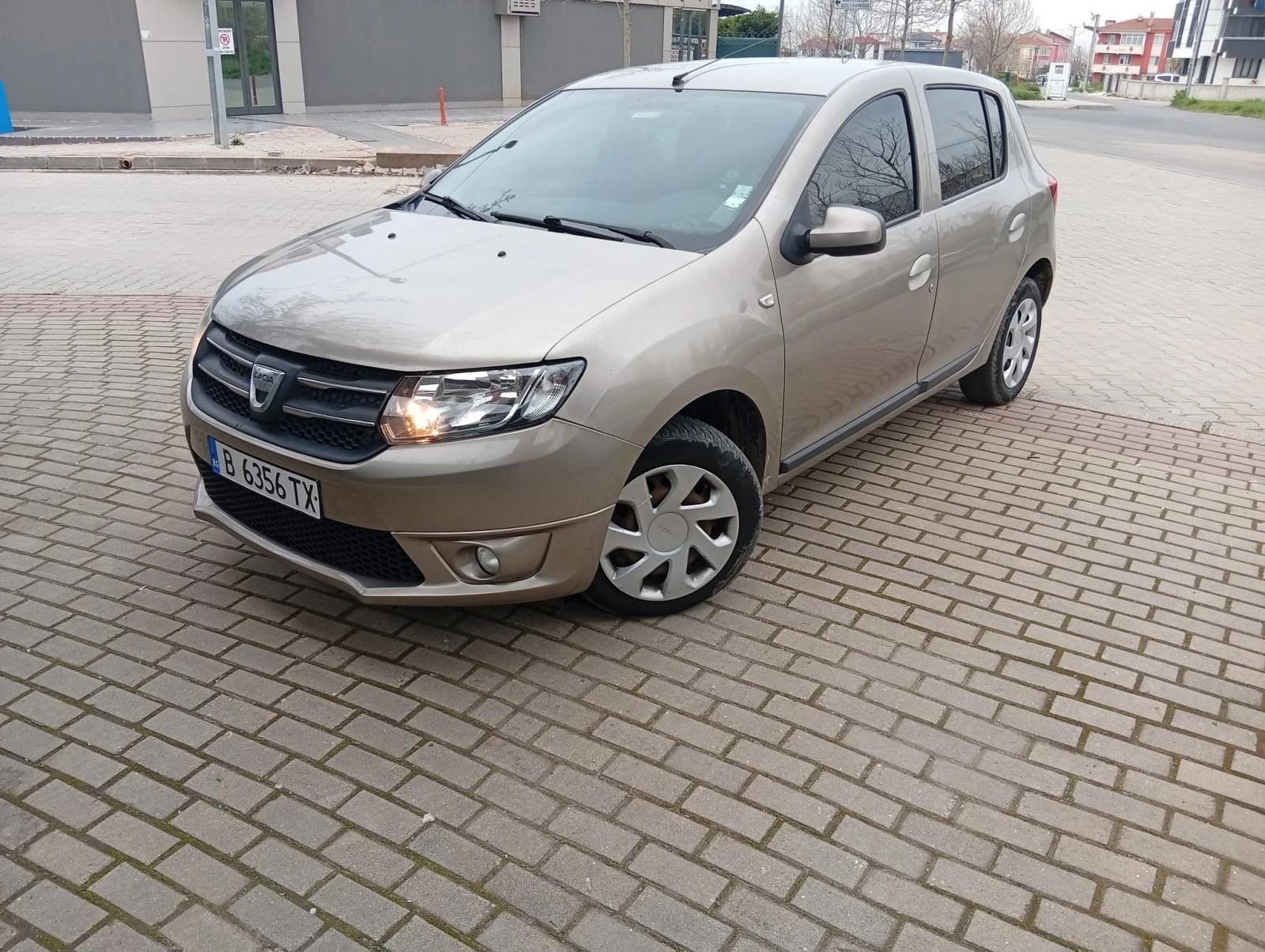 Dacia Sandero, снимка 2 - Автомобили и джипове - 54135490