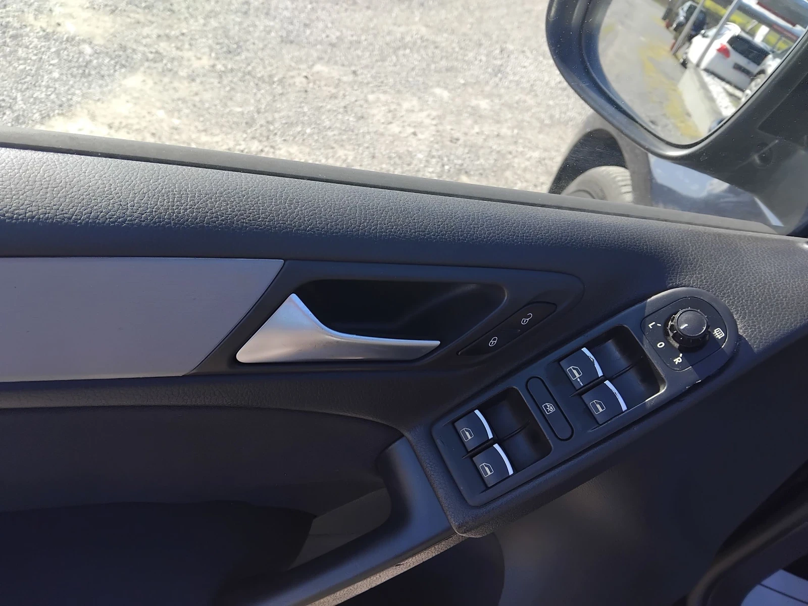 VW Golf 1.6TDi105��R-Line���� | Mobile.bg � ����������� 8