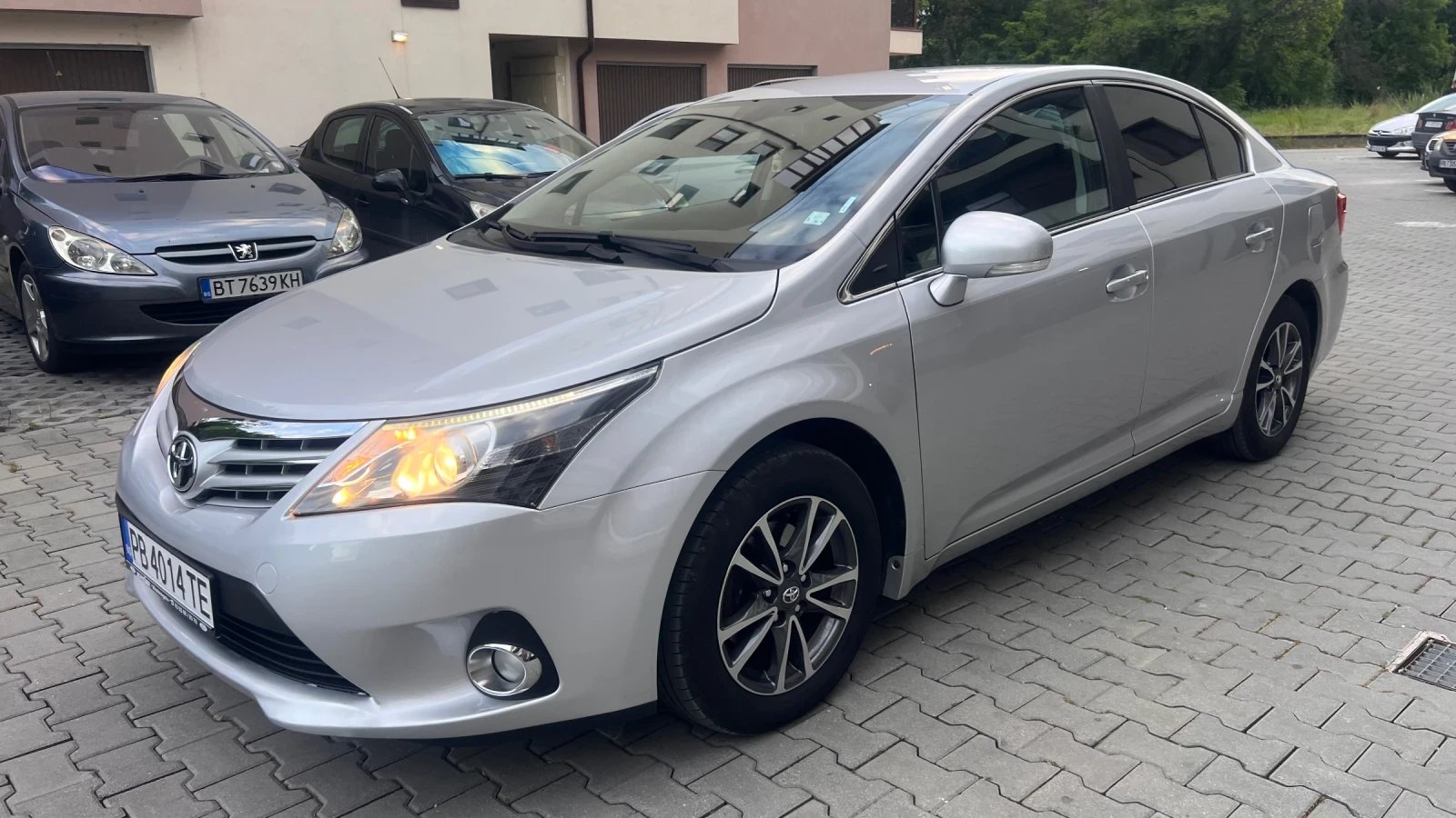 Toyota Avensis Фейс лифт, снимка 2 - Автомобили и джипове - 54598425