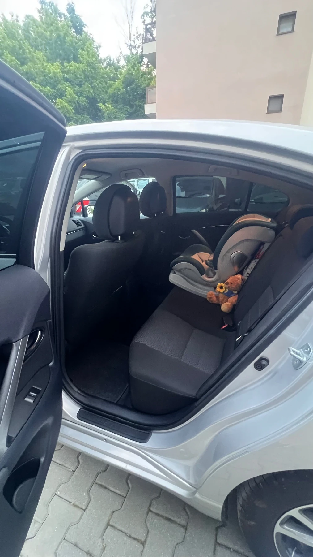 Toyota Avensis Фейс лифт, снимка 11 - Автомобили и джипове - 54598425