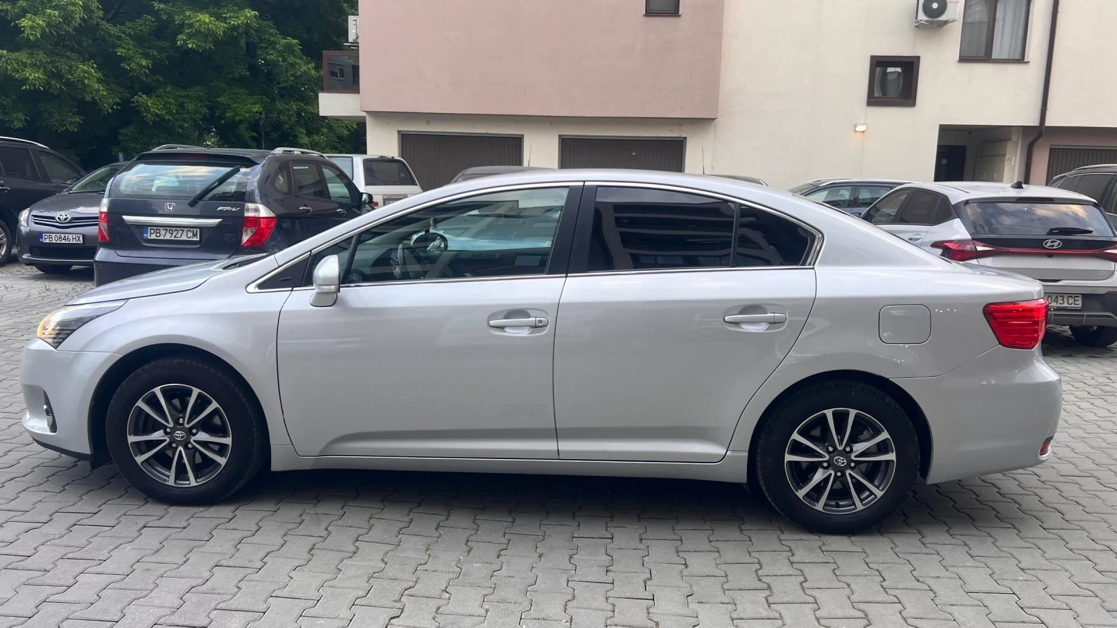 Toyota Avensis Фейс лифт, снимка 3 - Автомобили и джипове - 54598425