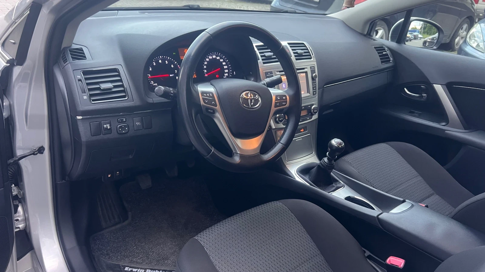 Toyota Avensis Фейс лифт, снимка 9 - Автомобили и джипове - 54598425