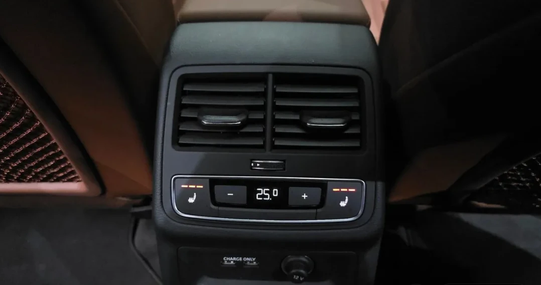 Audi A5 40 TDI Quattro/ Head Up / ОБДУХ/ DISTRONIC/2 КЛЮЧА, снимка 13 - Автомобили и джипове - 54875522