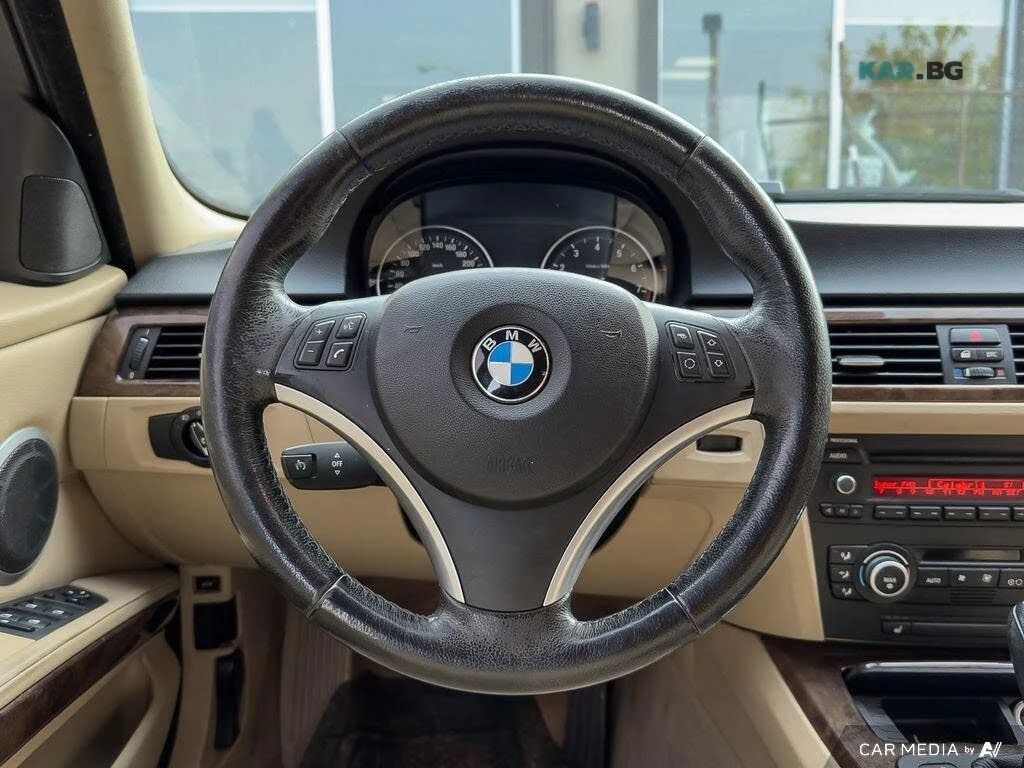 BMW 335 Sedan* RWD* АвтоКредит* (ЦЕНА ДО БГ), снимка 10 - Автомобили и джипове - 54900047