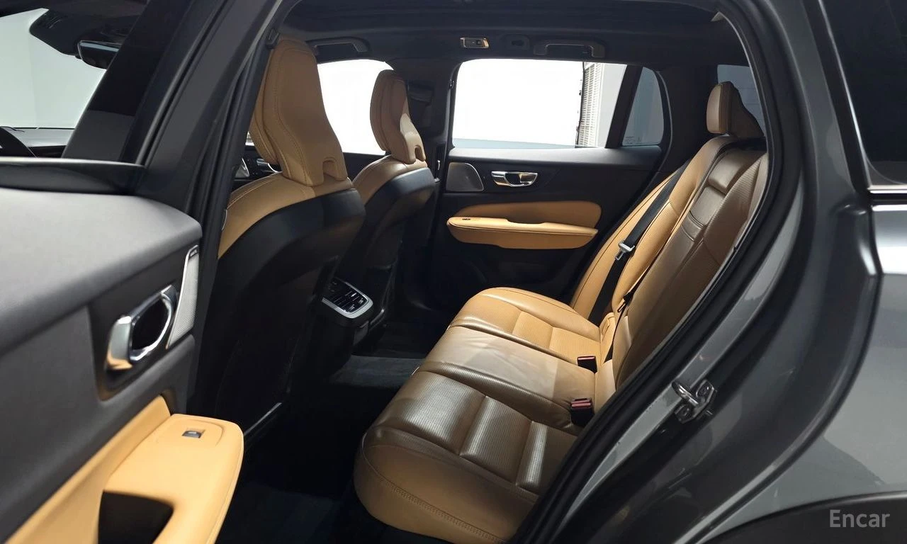 Volvo V60 Cross Country 2nd GEN* T5* PRO* AWD* , снимка 10 - Автомобили и джипове - 54960406