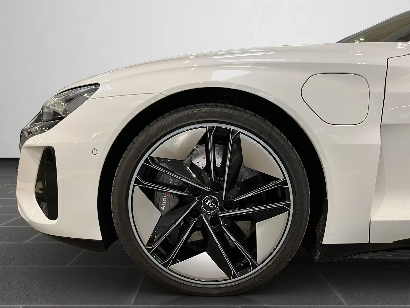 Audi E-Tron GT RS Ceramic Air suspension Matrix 360 HuD Pano , снимка 6 - Автомобили и джипове - 54963817