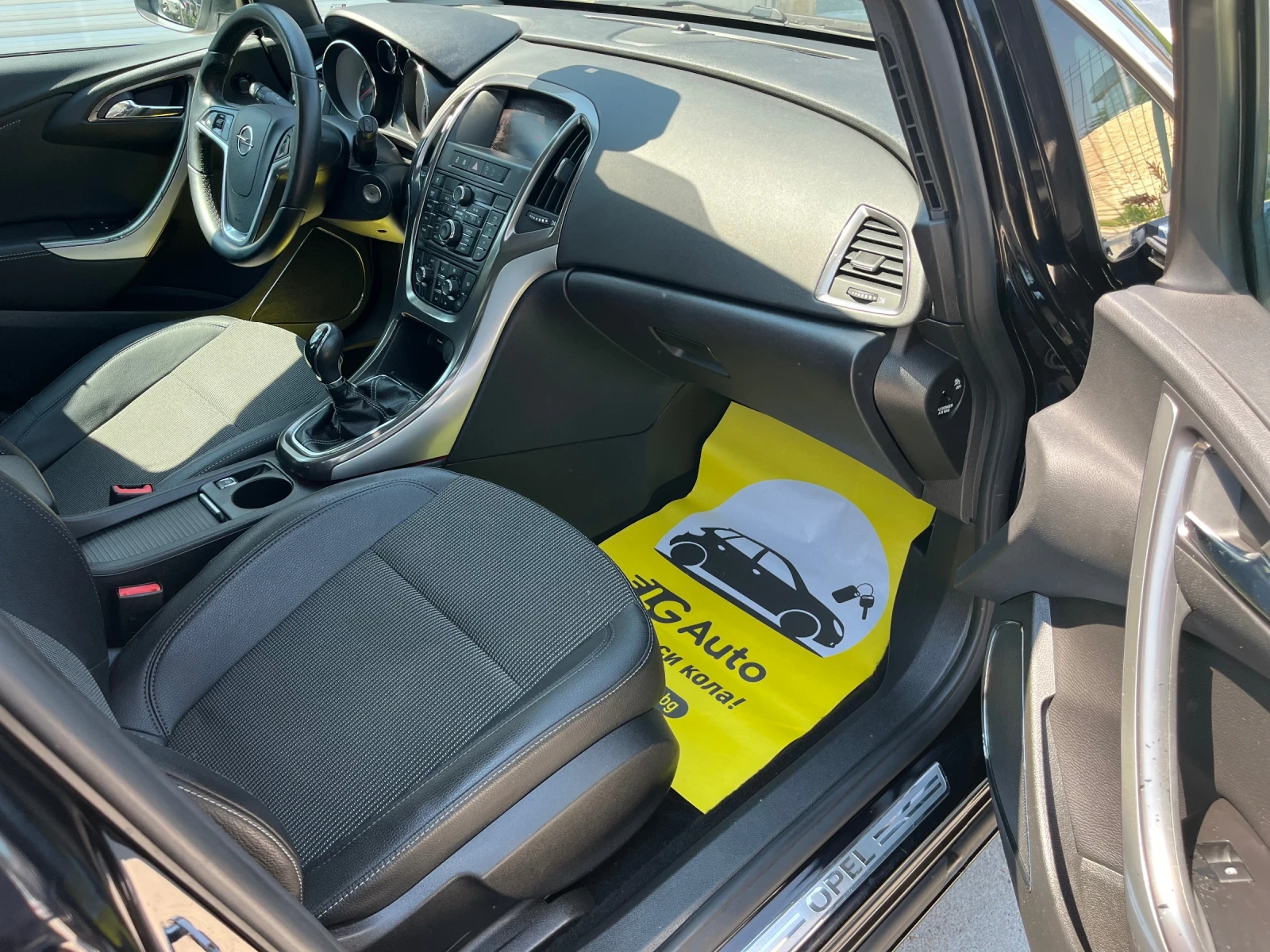 Opel Astra SPORTS TOURER, снимка 15 - Автомобили и джипове - 55058309