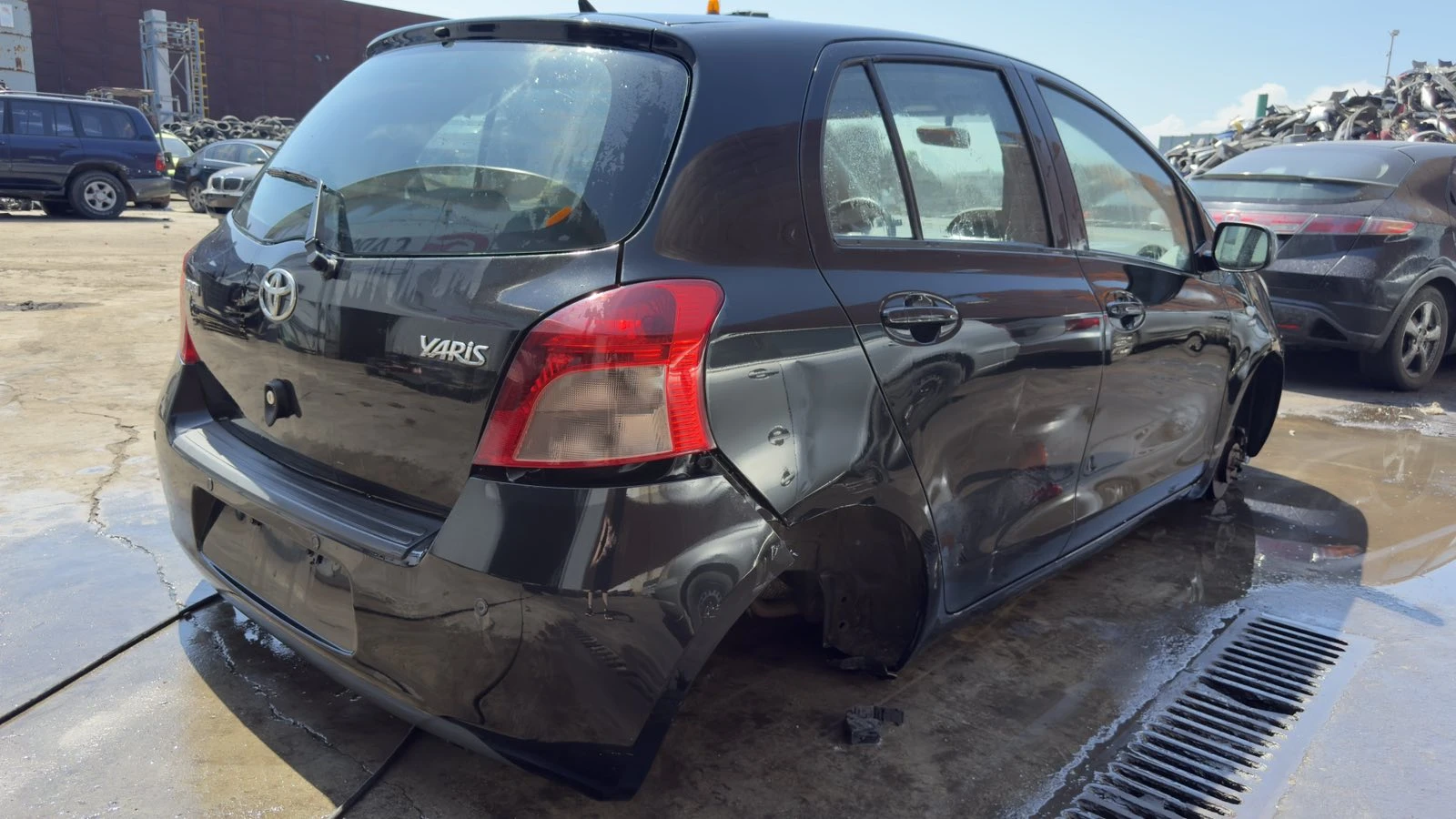 Toyota Yaris, снимка 3 - Автомобили и джипове - 55145736