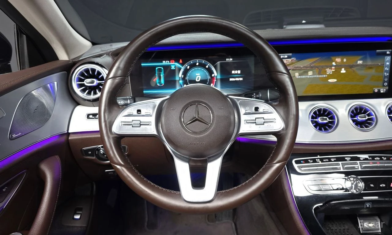Mercedes-Benz CLS 400 AMG* LINE* 4MATIC* BURMESTER* ОБДУХВАНЕ* ДИСТРОНИК, снимка 9 - Автомобили и джипове - 55587113